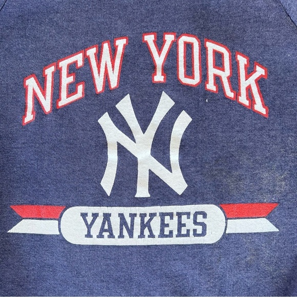Vintage Jerzees New York Yankees MLB Raglan Crewneck Sweatshirt Large Soft Faded - Picture 4 of 12